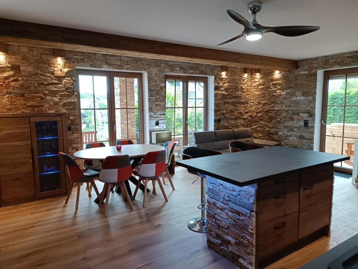 Luxus Ferienwohnung Chalet Seenaehe Schalkenmehren Esterno foto
